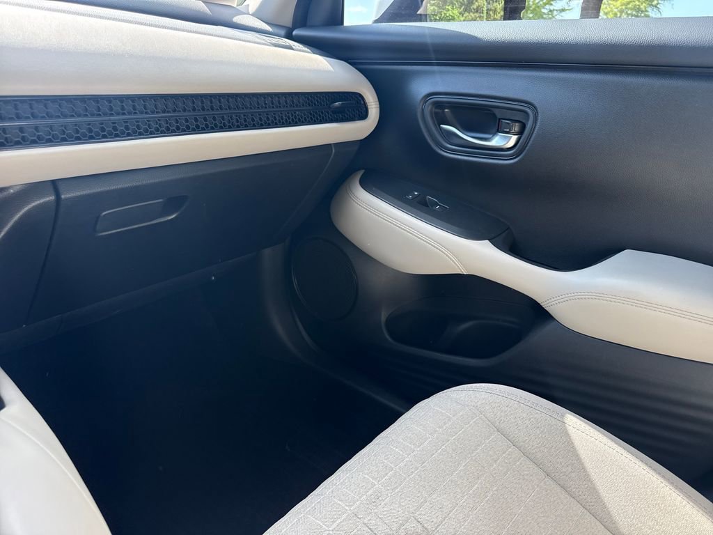 Certified 2025 Honda HR-V LX image 14