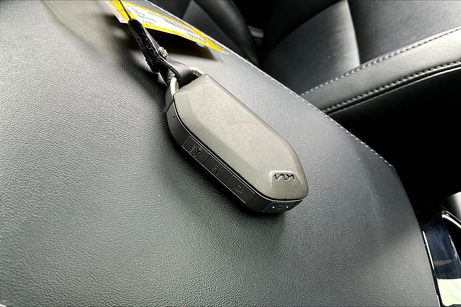 Used 2025 Kia Telluride S FWD image 30