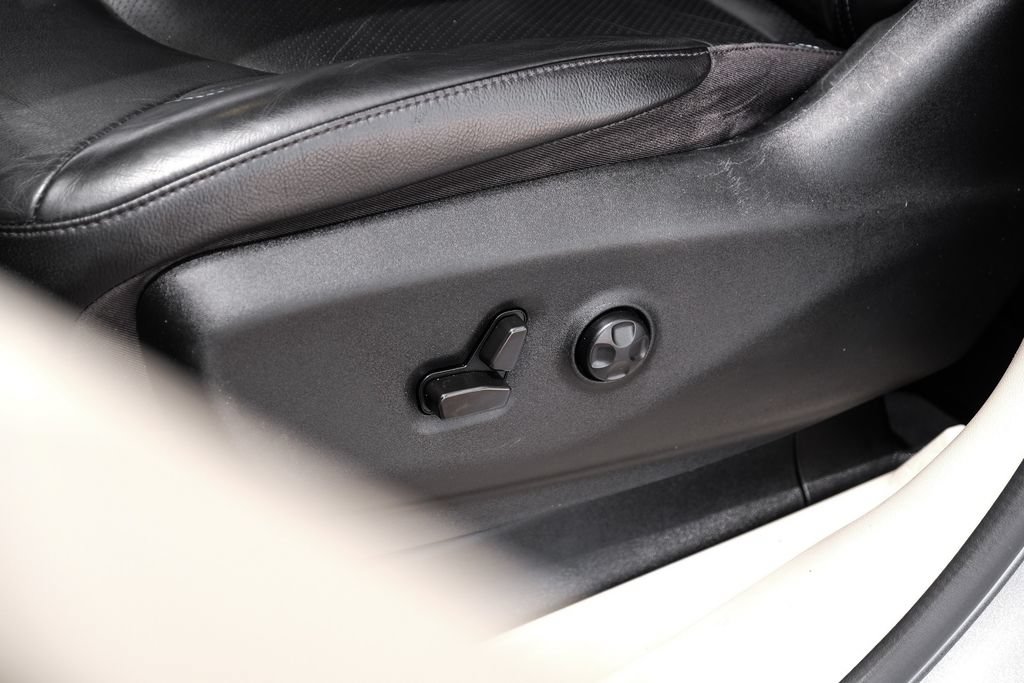 Used 2021 Chrysler Pacifica Touring-L FWD image 35