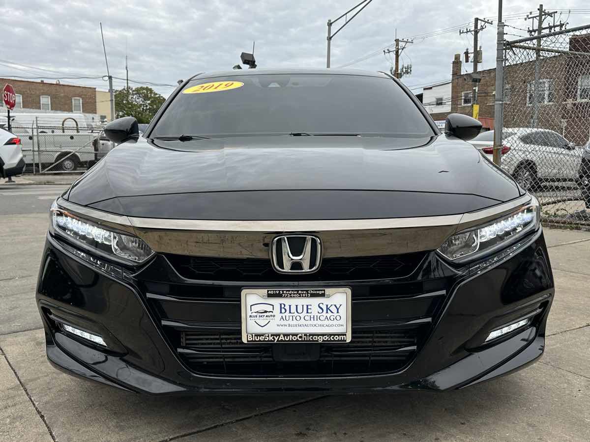 Used 2019 Honda Accord Sport image 2