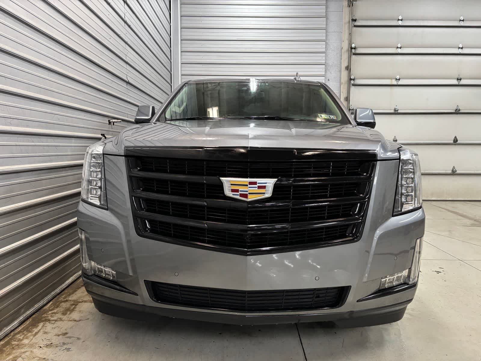 Used 2020 Cadillac Escalade ESV Luxury w/ Escalade Sport Edition AWD/4WD image 5