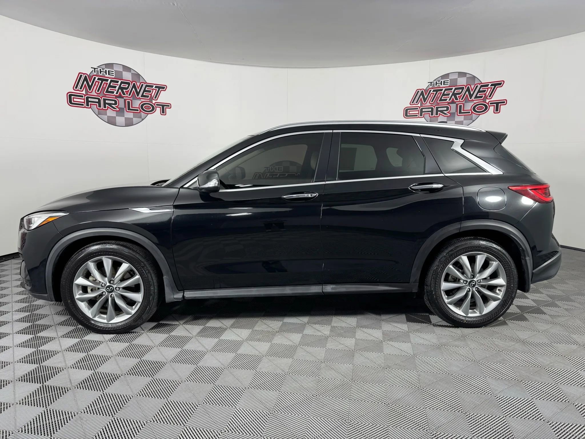 Used 2021 INFINITI QX50 Luxe w/ Cargo Package image 4