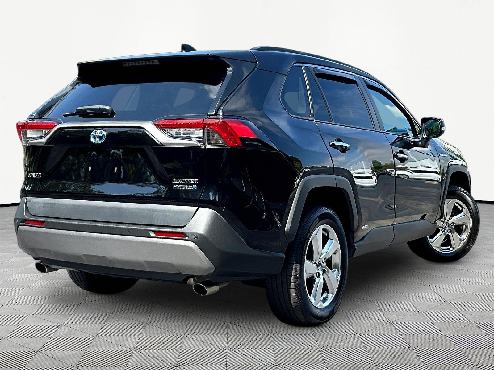 Used 2021 Toyota RAV4 Limited AWD/4WD image 6