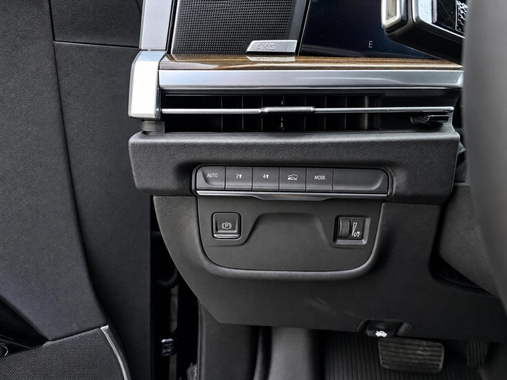 New 2026 Cadillac Escalade 4WD w/ LPO, Floor Liner Package image 25