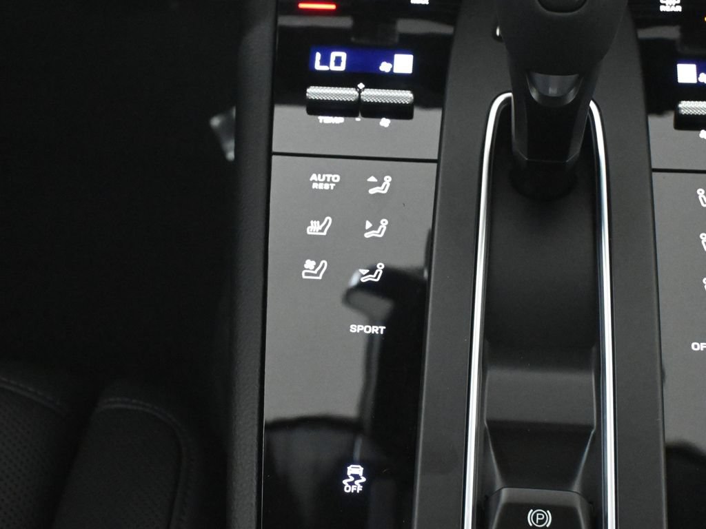 New 2026 Porsche Macan AWD/4WD image 25