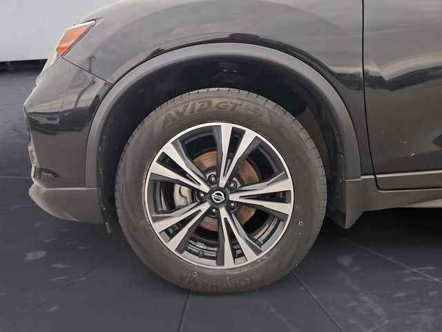 Used 2019 Nissan Rogue SV w/ Sun & Sound Touring Package image 14
