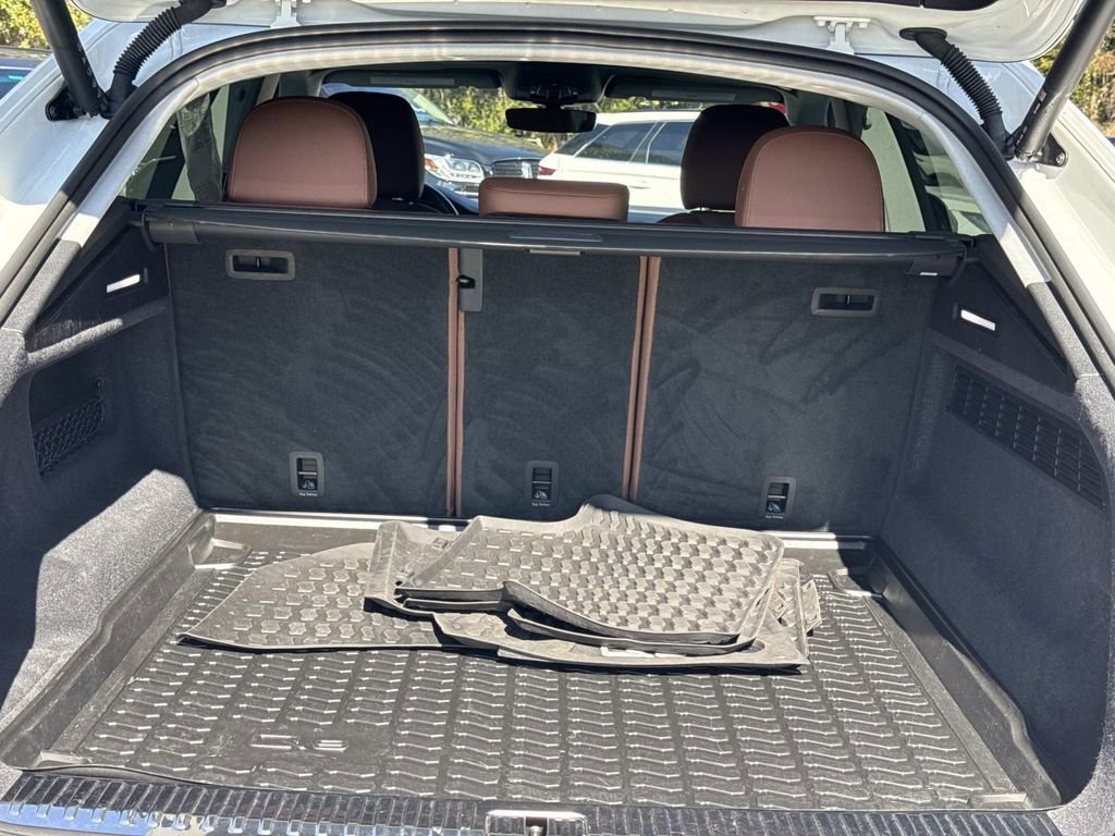 Used 2022 Audi Q8 Premium Plus image 11