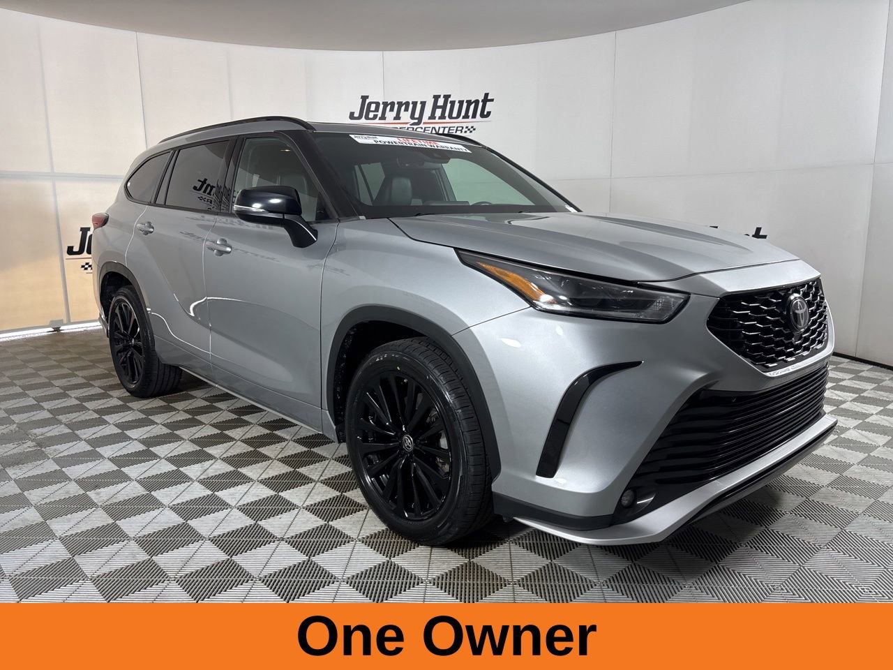 Used 2023 Toyota Highlander XSE image 4