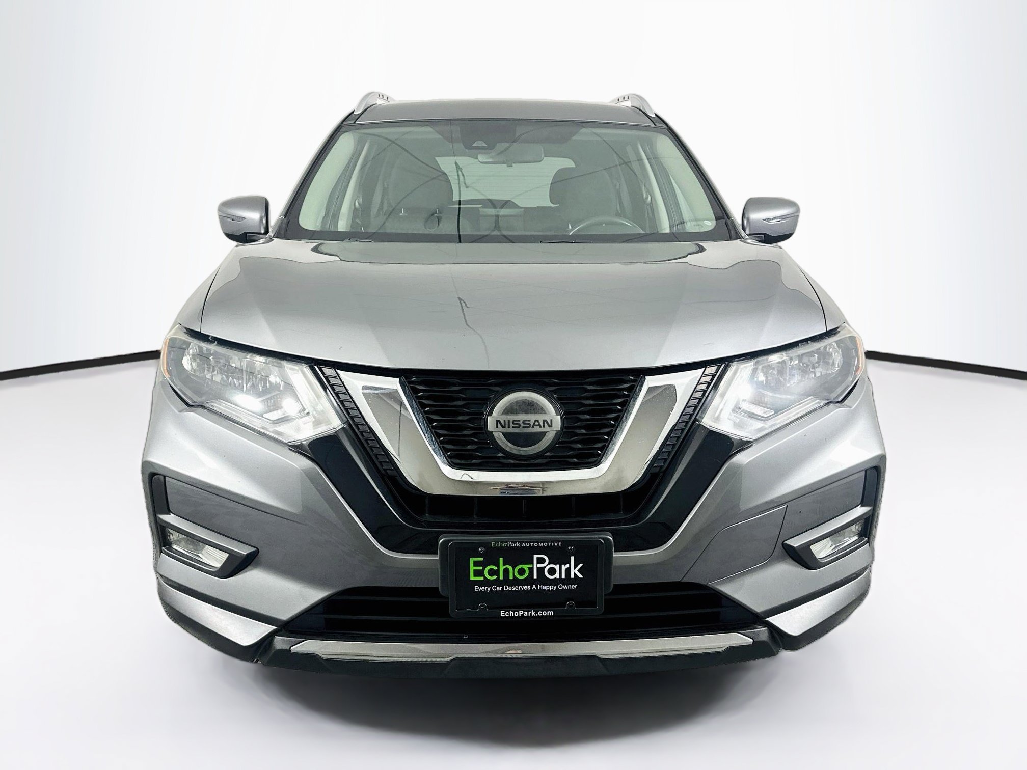 Used 2019 Nissan Rogue SV FWD image 2