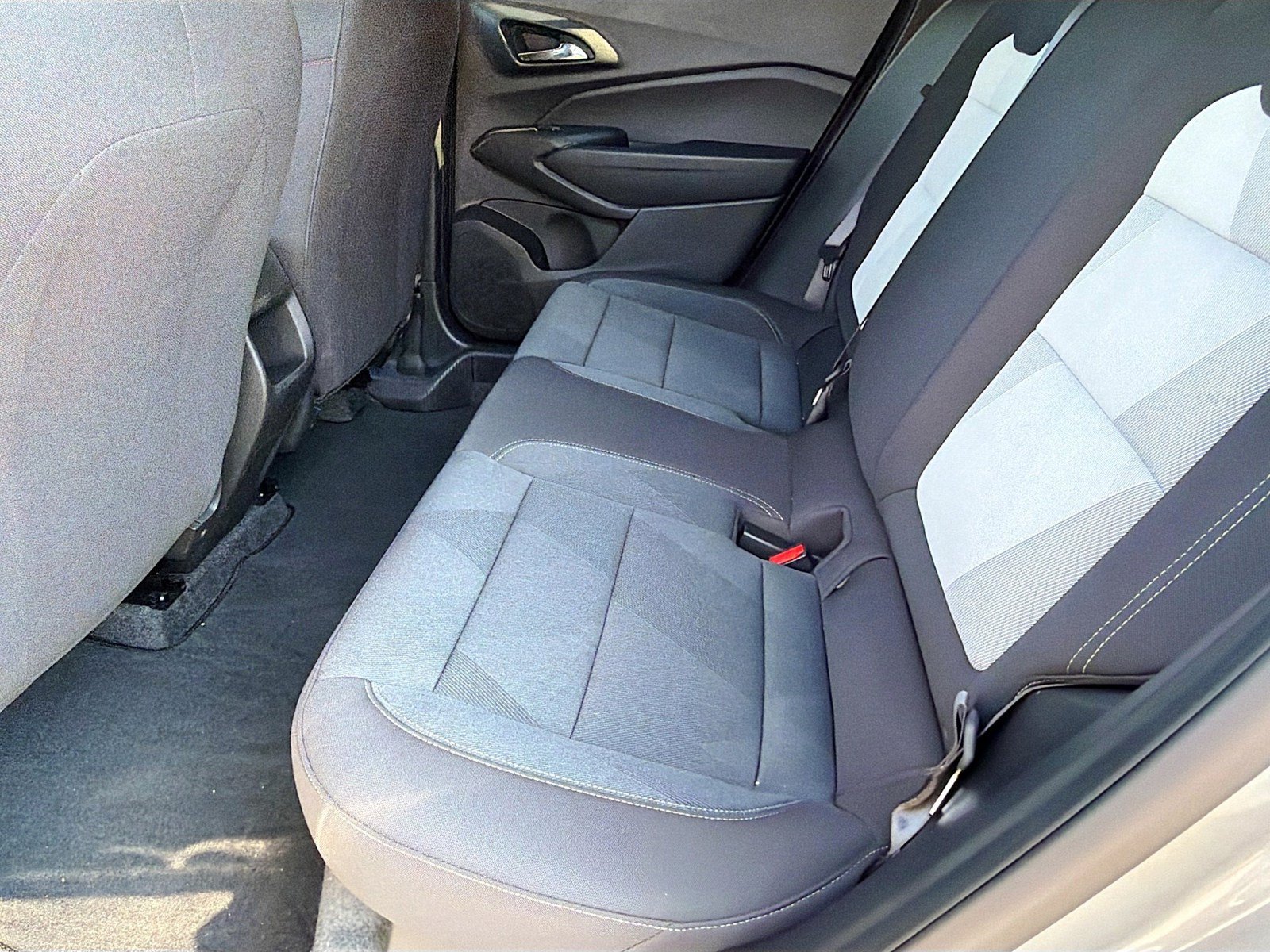 Used 2025 Chevrolet Trax RS w/ Driver Confidence Package FWD image 26