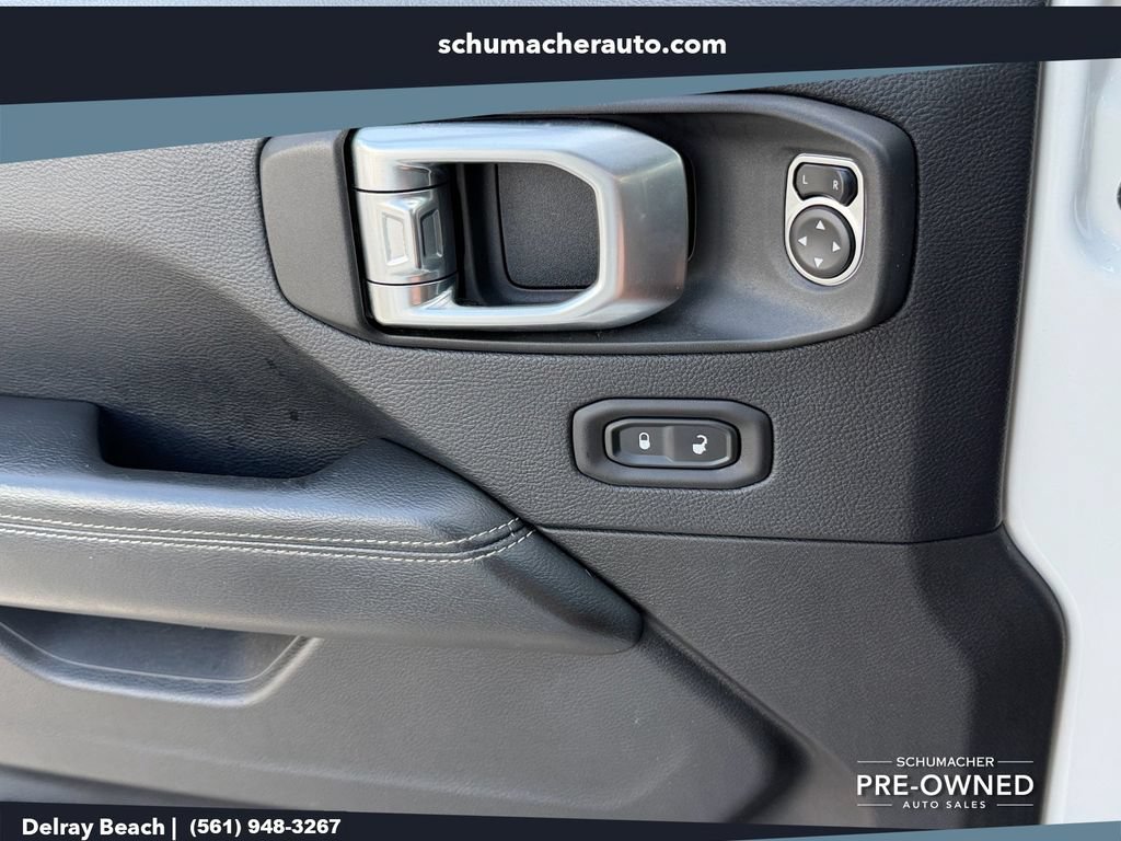 Used 2019 Jeep Wrangler Unlimited Sahara AWD/4WD image 24