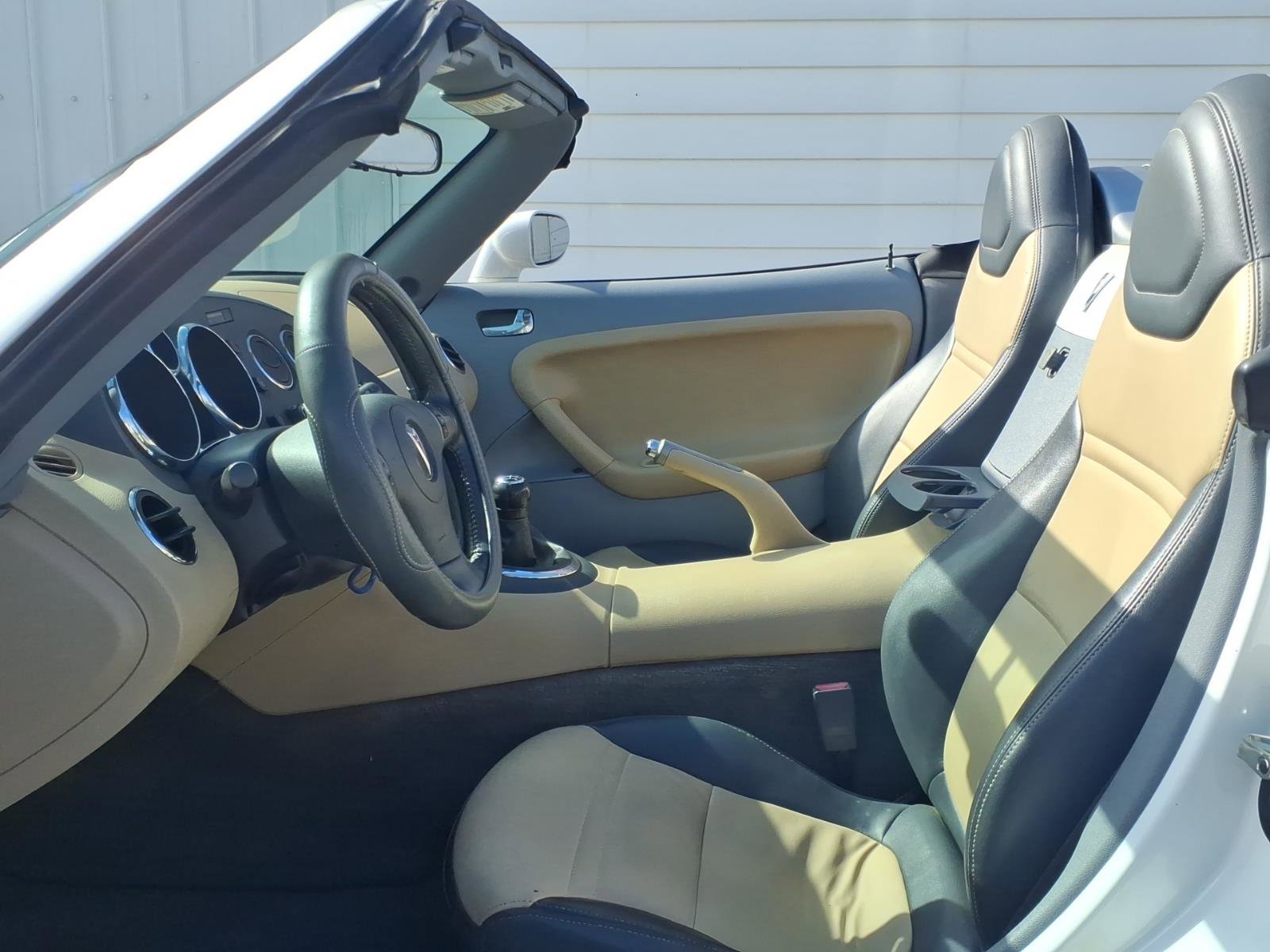 Used 2006 Pontiac Solstice Convertible w/ Premium Package image 7