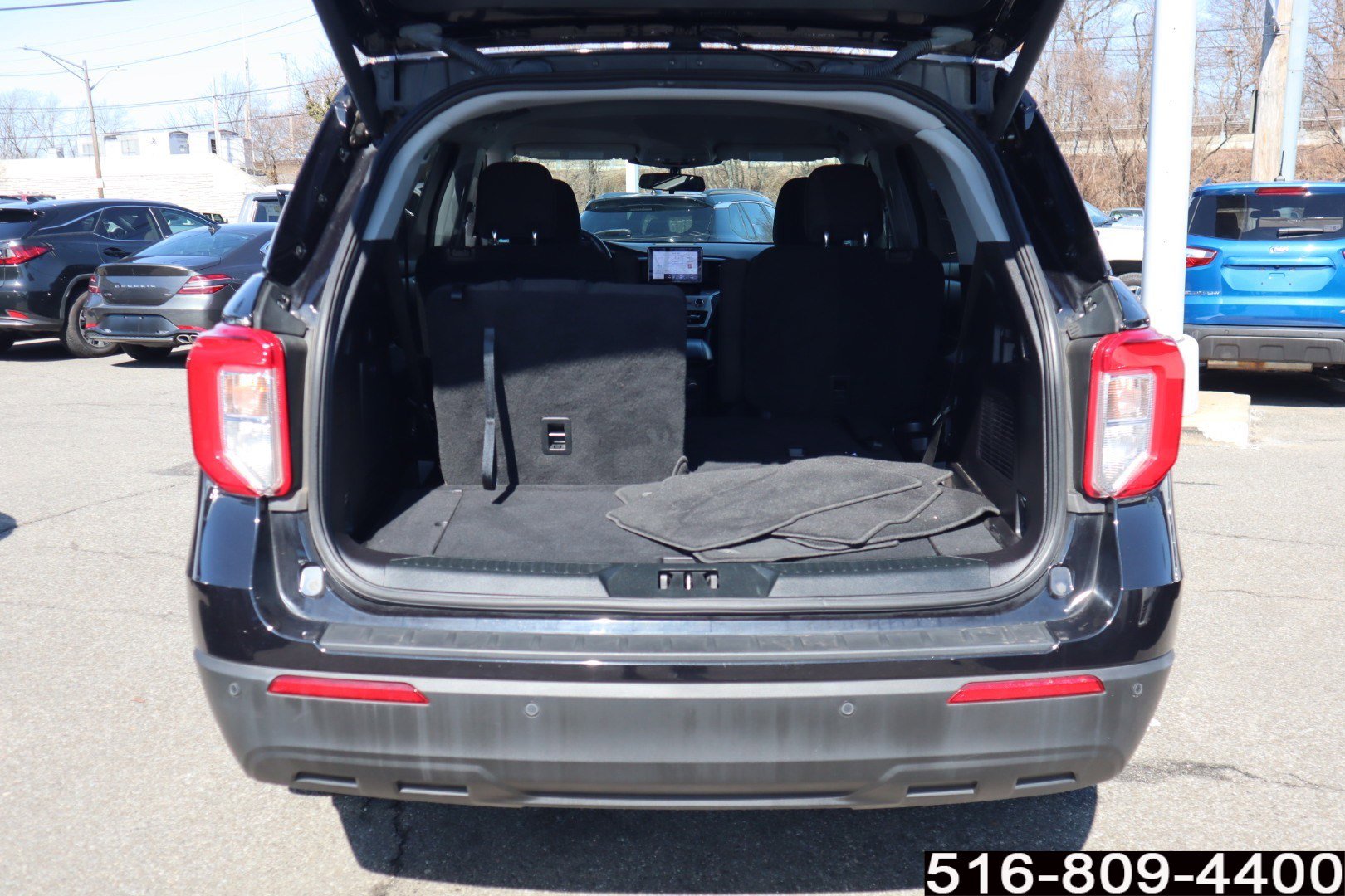 Used 2021 Ford Explorer XLT image 28