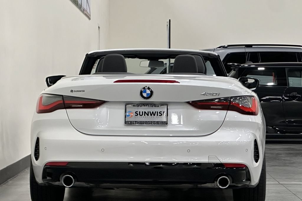 Used 2025 BMW 430i Convertible w/ Premium Package RWD image 5