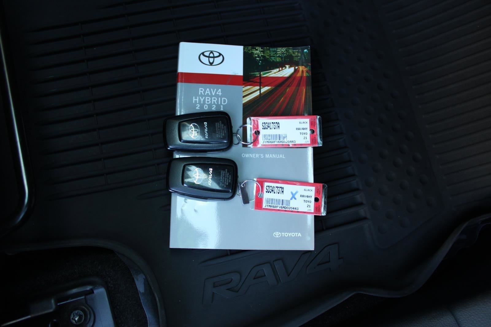 Used 2021 Toyota RAV4 AWD Hybrid image 29