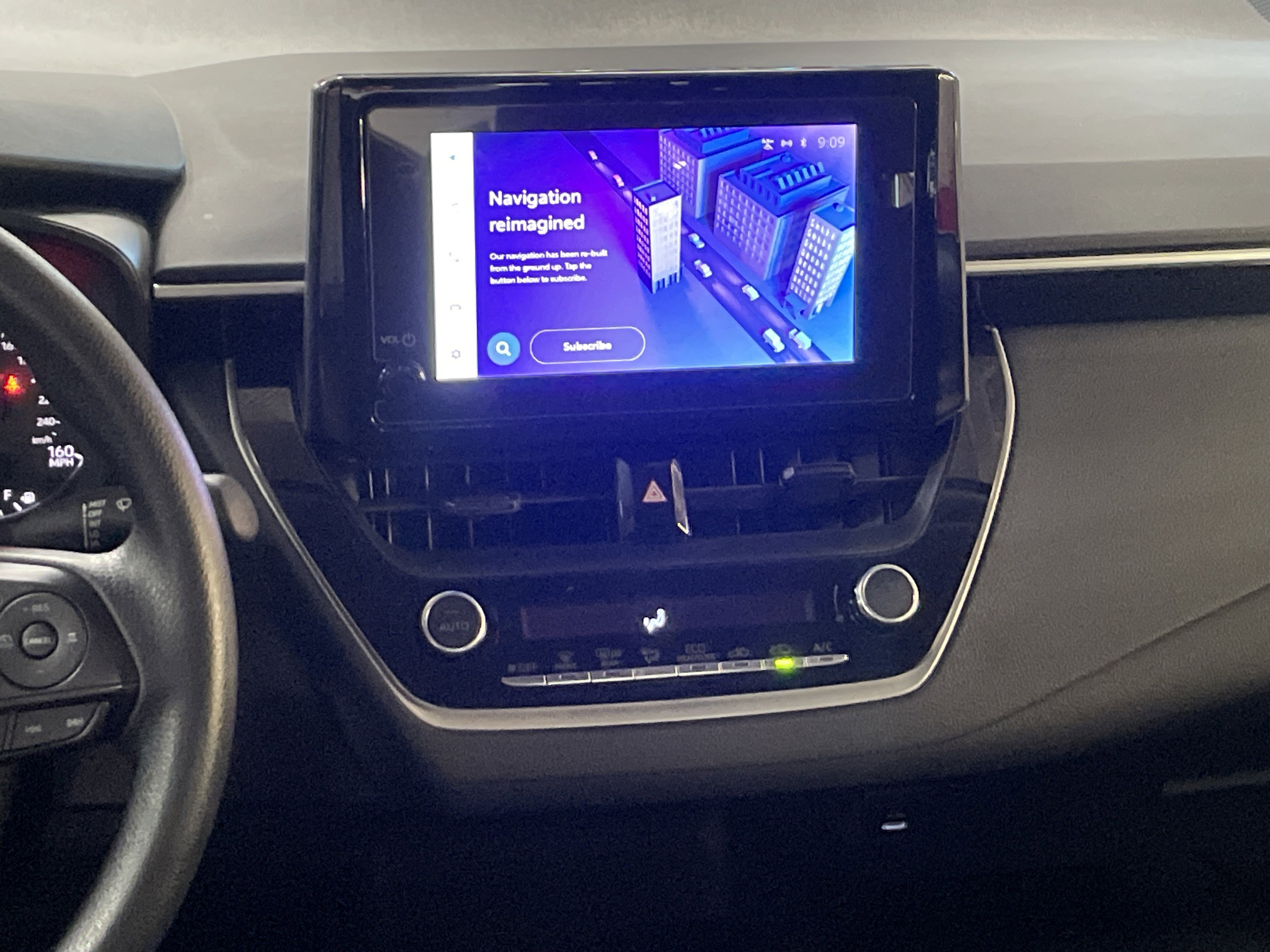 Used 2024 Toyota Corolla LE w/ LE Convenience Package image 31