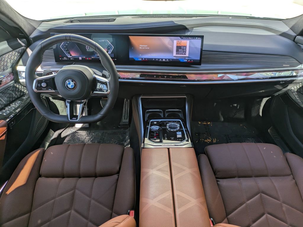 Used 2025 BMW 760i xDrive w/ Executive Package image 14