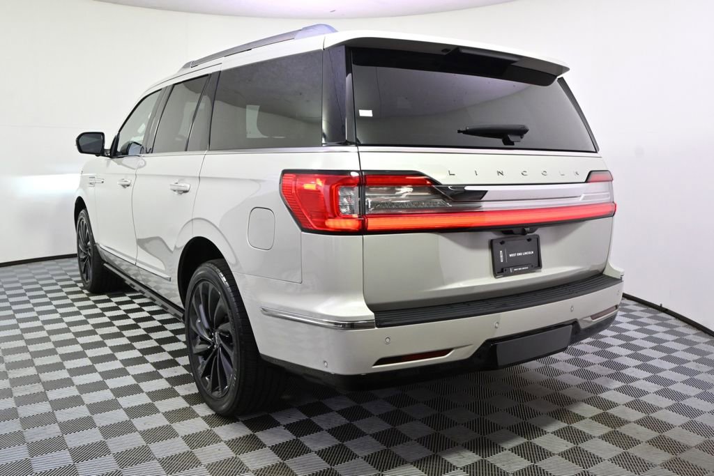 Used 2021 Lincoln Navigator Reserve AWD/4WD image 4