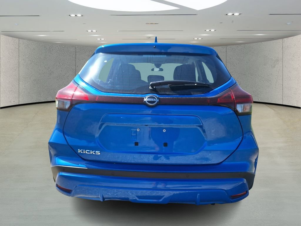 New 2025 Nissan Kicks Play S image 4