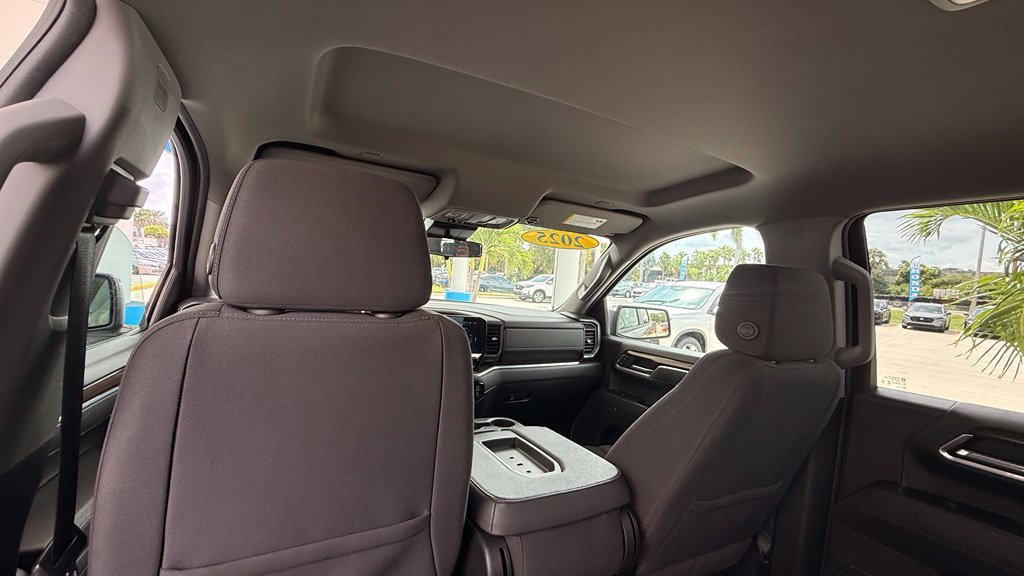 Used 2025 Chevrolet Silverado 1500 LT RWD image 8