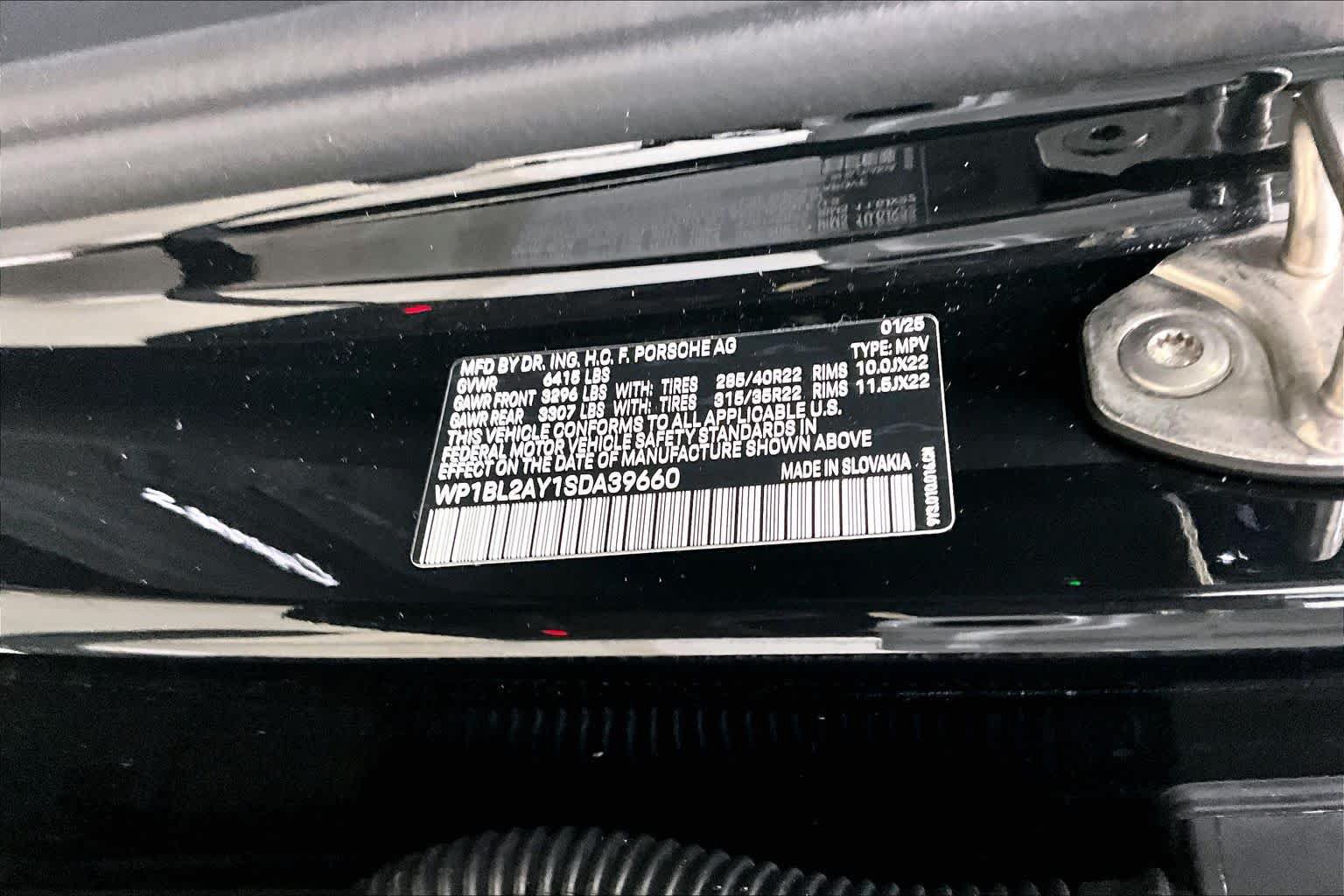 Used 2025 Porsche Cayenne S AWD/4WD image 34