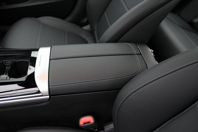 New 2025 Mercedes-Benz C 300 4MATIC Sedan image 26
