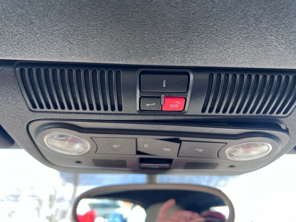 Used 2016 Volkswagen Beetle 1.8T SE image 32