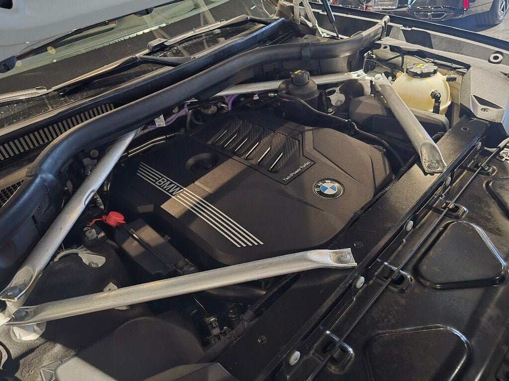 Used 2021 BMW X7 xDrive40i w/ Premium Package AWD/4WD image 49