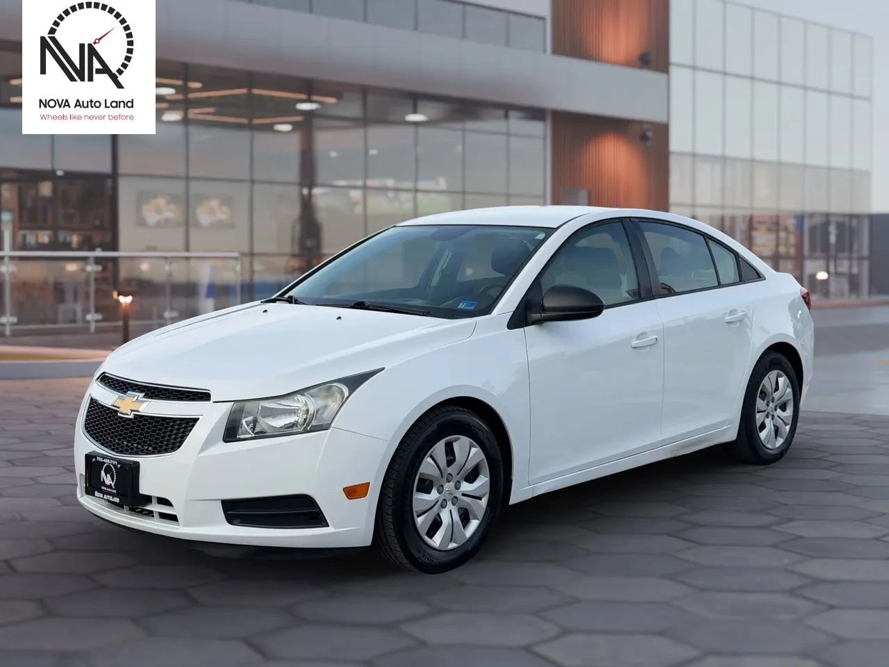 Used 2013 Chevrolet Cruze LS image 4