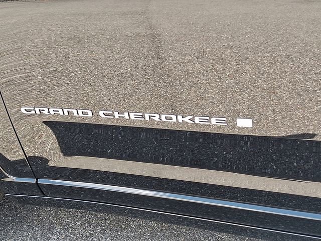 New 2025 Jeep Grand Cherokee L Overland w/ Luxury Tech Group IV image 18