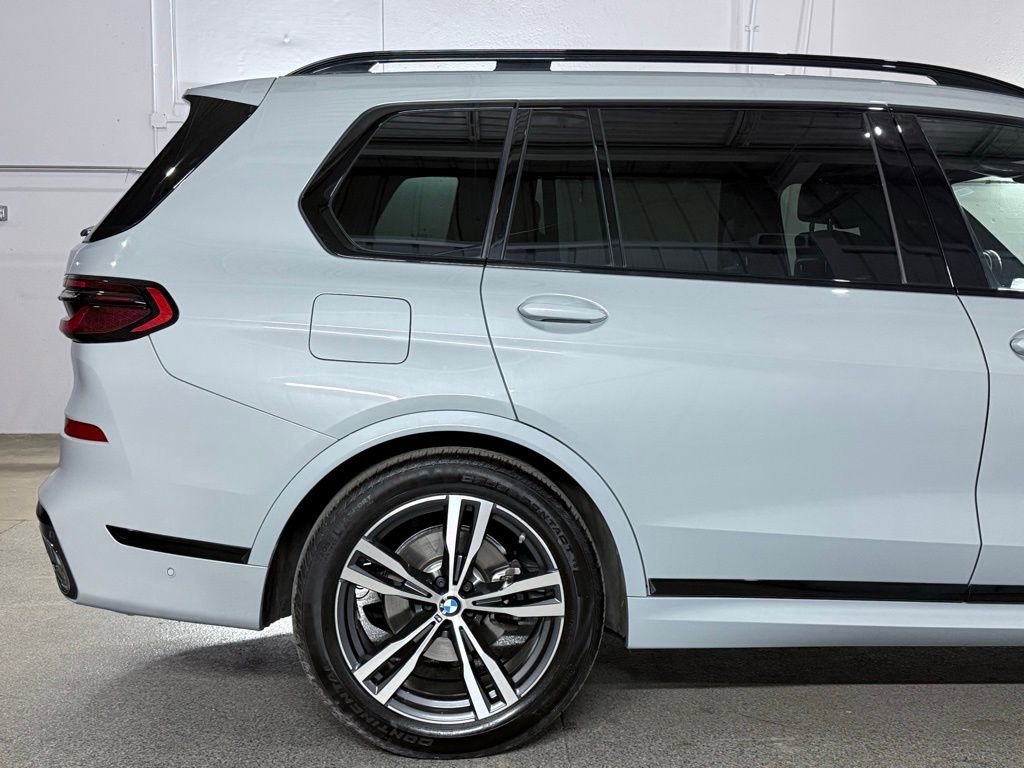 Used 2023 BMW X7 xDrive40i w/ M Sport Package image 6