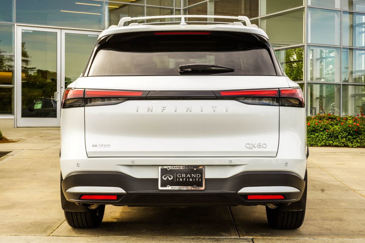 Certified 2026 INFINITI QX60 Luxe w/ Cargo Package FWD image 11