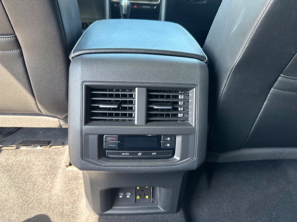 Used 2023 Volkswagen Atlas SEL AWD/4WD image 19