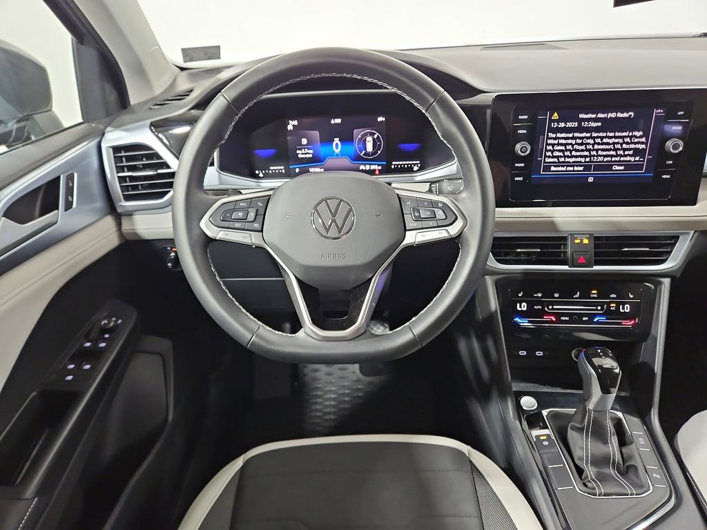 Certified 2025 Volkswagen Taos SE FWD image 14
