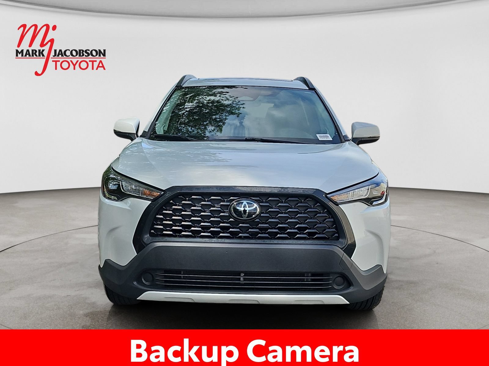 Used 2024 Toyota Corolla Cross LE w/ Moonroof Package FWD image 3