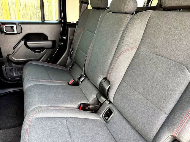 Used 2024 Jeep Gladiator Rubicon w/ Technology Group image 24