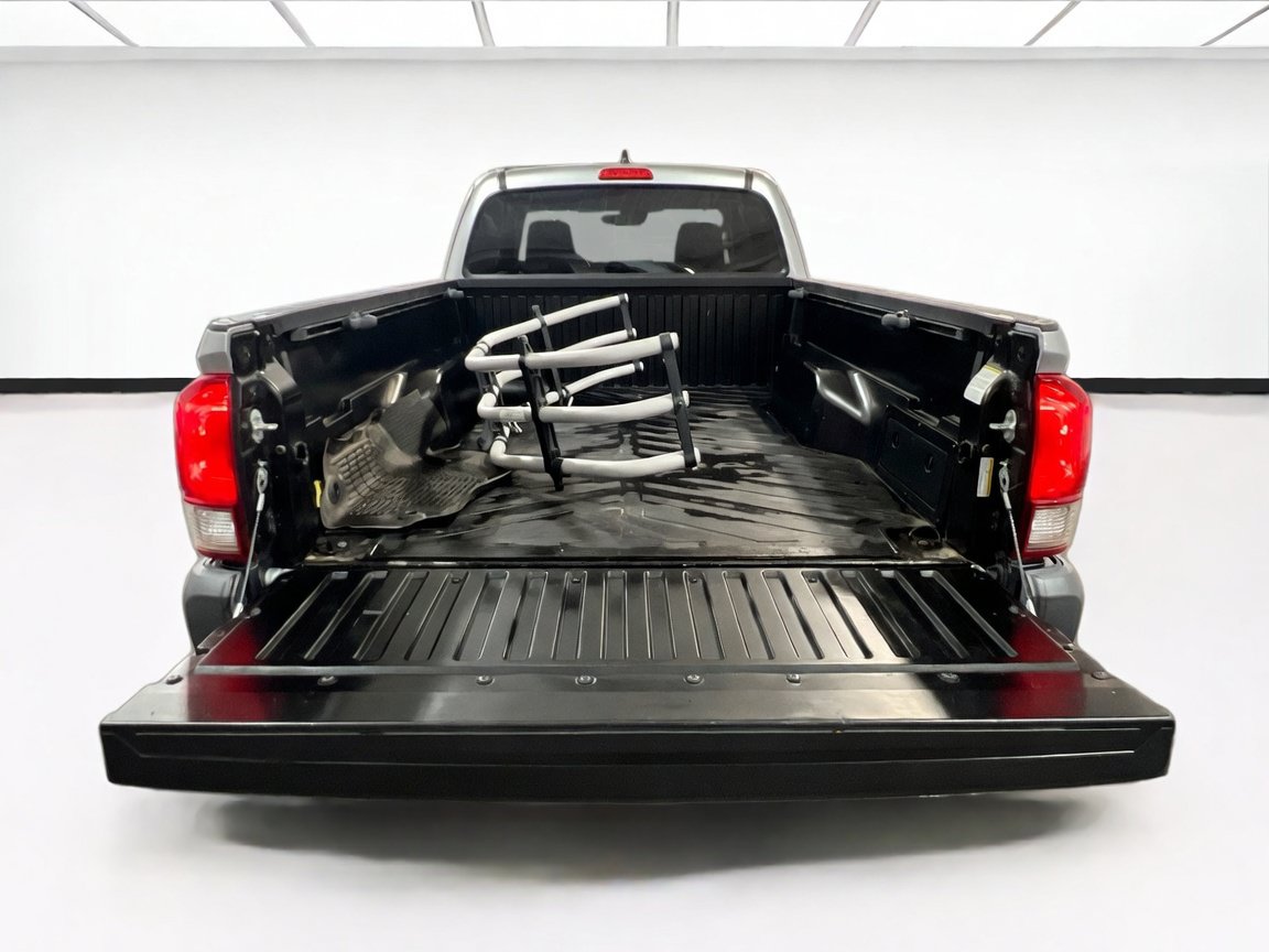 Used 2022 Toyota Tacoma SR RWD image 17