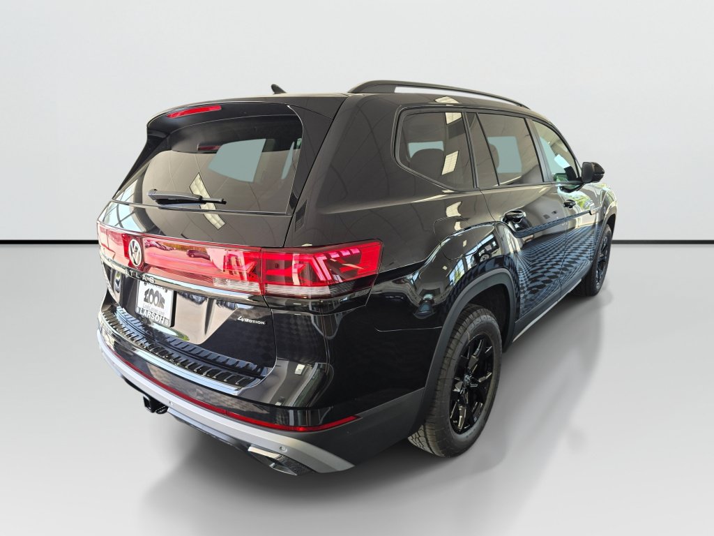 New 2026 Volkswagen Atlas Peak Edition AWD/4WD image 3