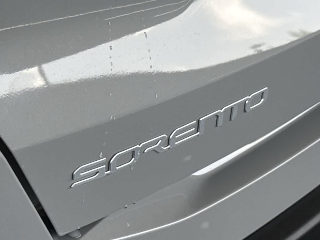 Used 2025 Kia Sorento S FWD image 10