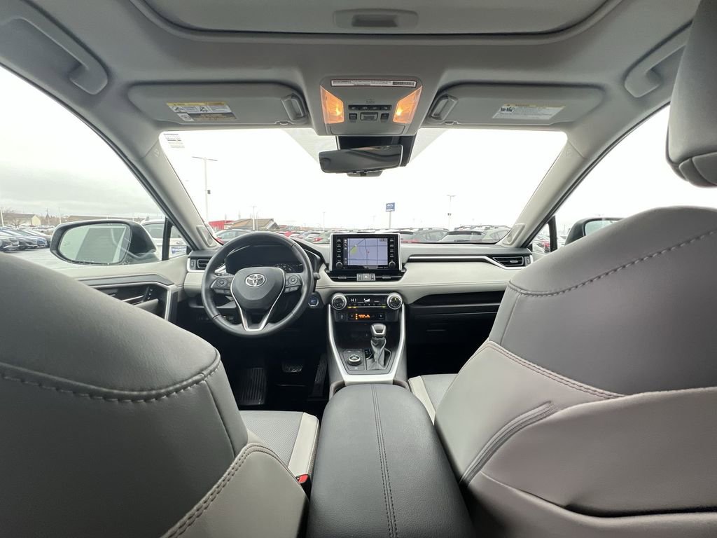 Used 2020 Toyota RAV4 Limited image 21