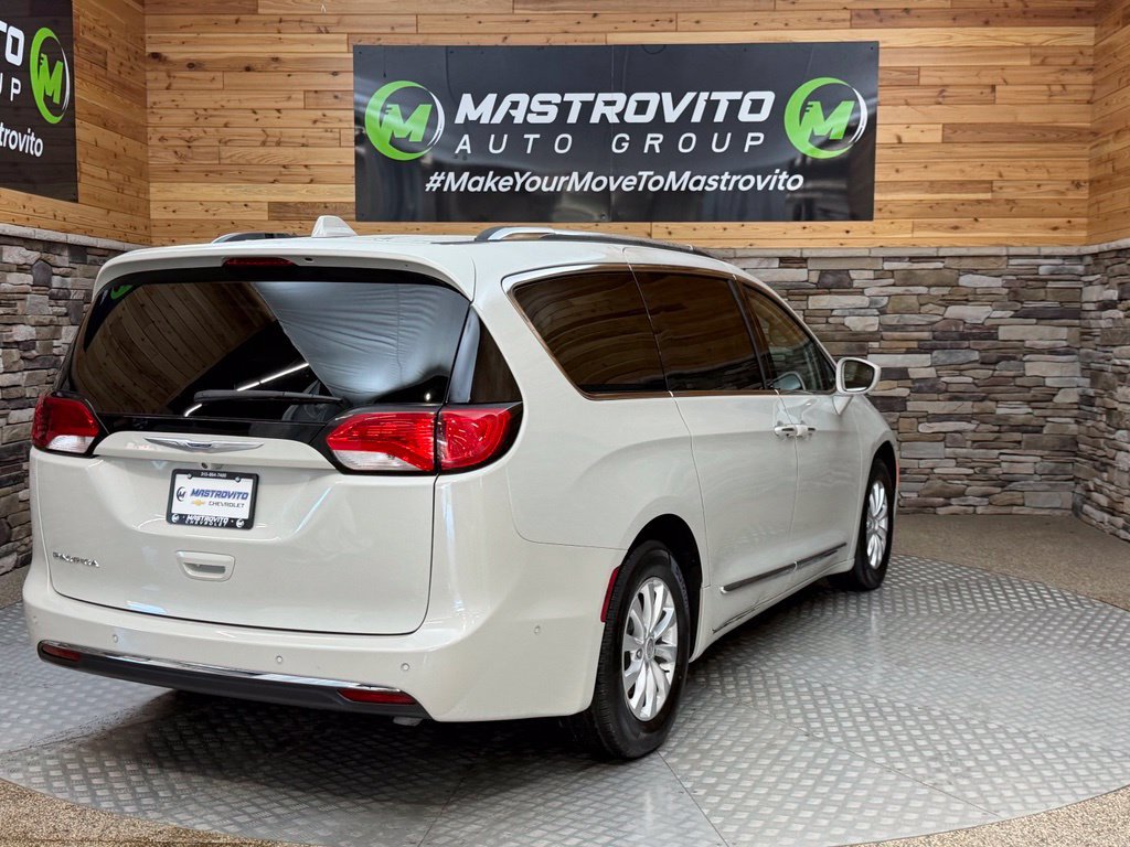 Used 2019 Chrysler Pacifica Touring-L w/ Advanced Safetytec Group FWD image 20