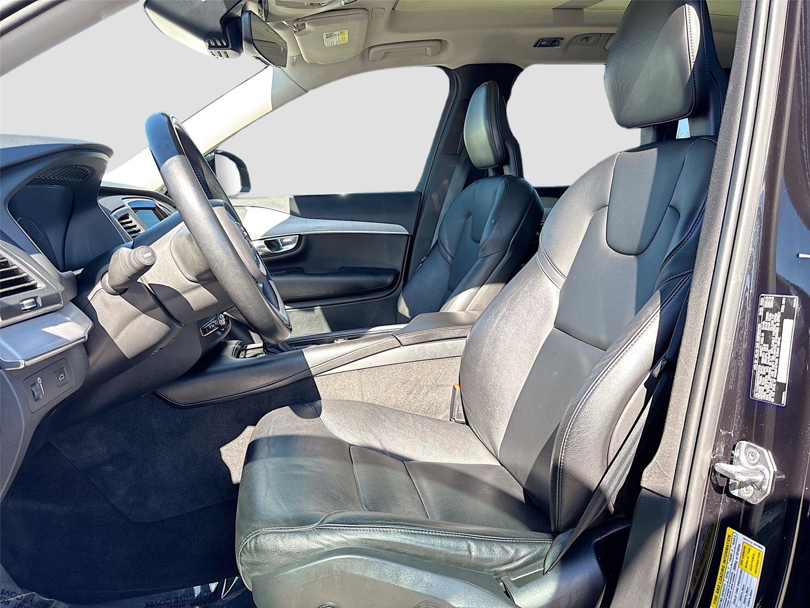 Used 2021 Volvo XC90 T5 Momentum w/ Climate Package FWD image 22