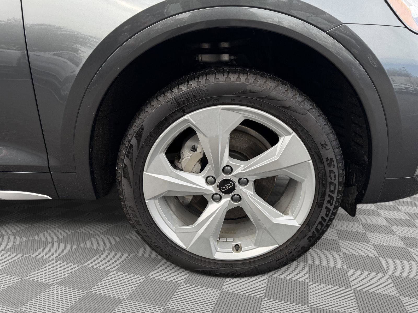 Used 2025 Audi Q5 2.0T Premium image 10