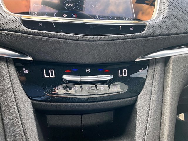 Used 2023 Cadillac XT6 Luxury image 24