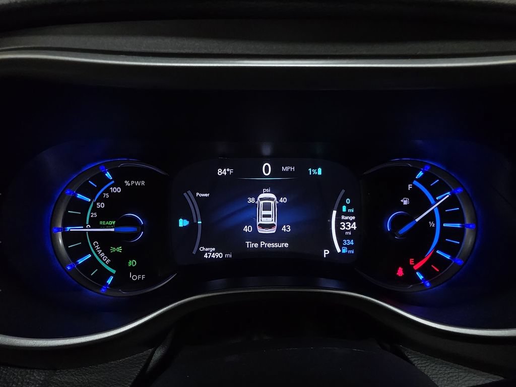 Used 2024 Chrysler Pacifica Limited FWD image 16