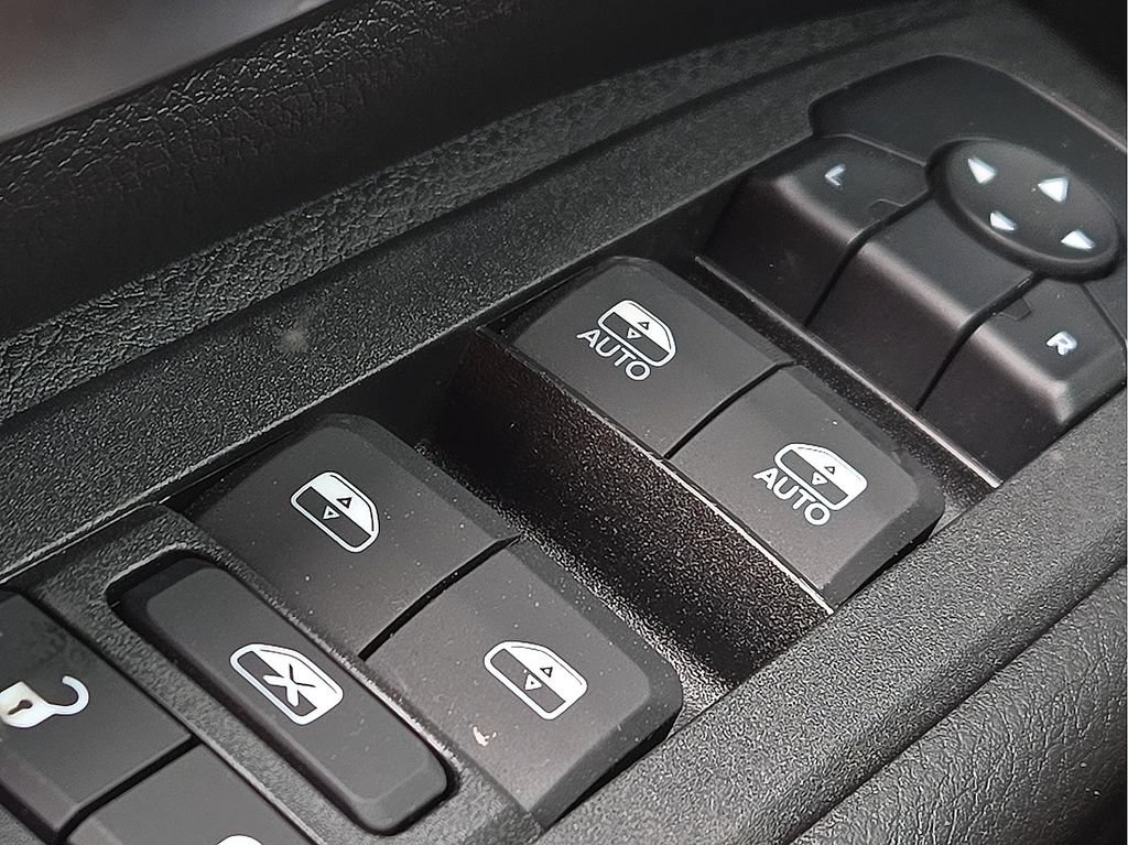 Used 2025 RAM 1500 Classic Warlock AWD/4WD image 32