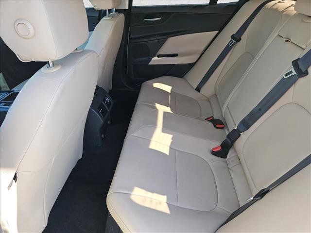 Used 2018 Jaguar XE Premium image 24