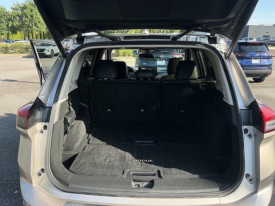 Certified 2025 Nissan Rogue Platinum AWD/4WD image 26