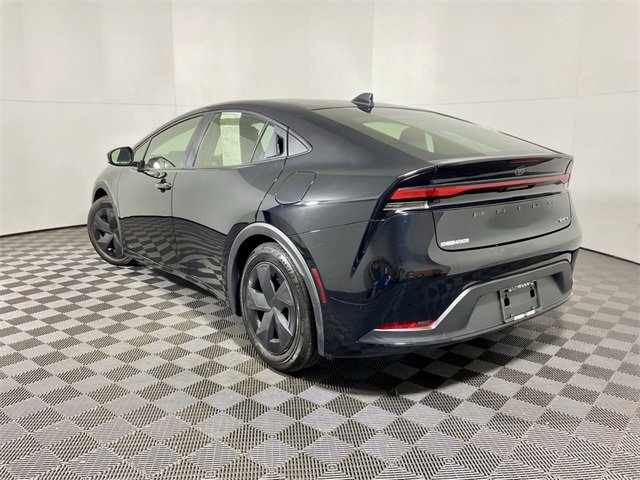 Used 2025 Toyota Prius LE image 10