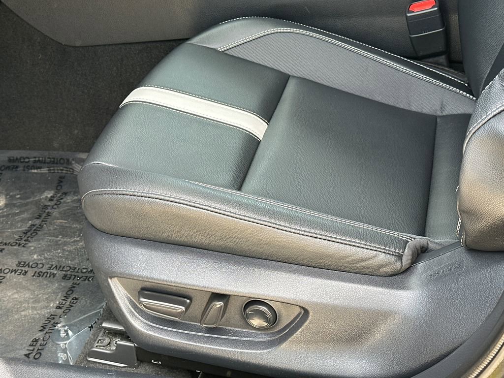Used 2025 Toyota Camry SE image 19